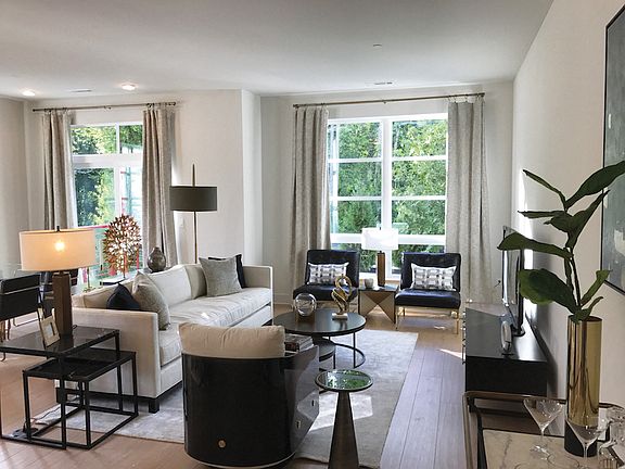 Open Living Area with almost 10 foot ceilings