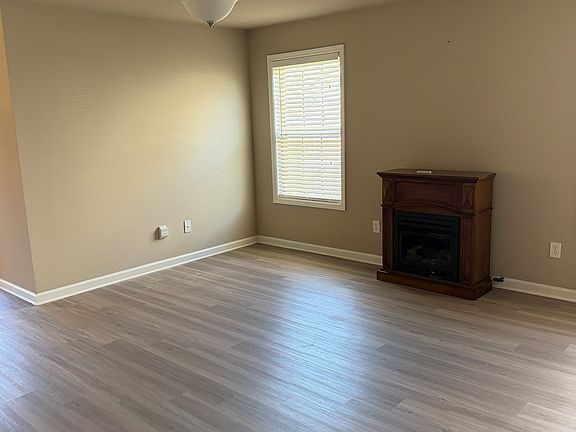 5th image of 2419 Belltown Dr SW