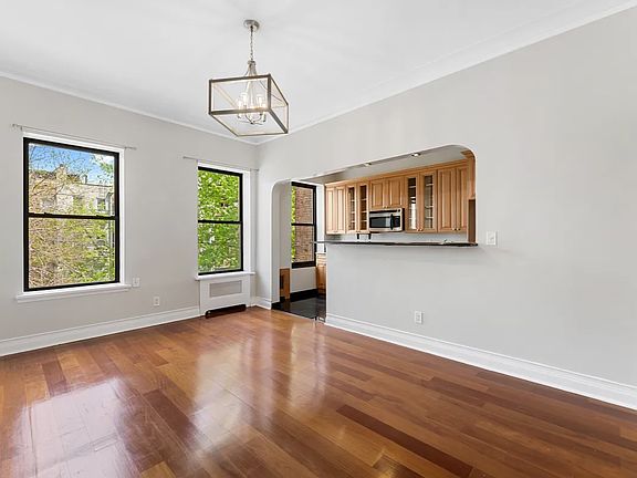 5th image of 411 E 116th St #2