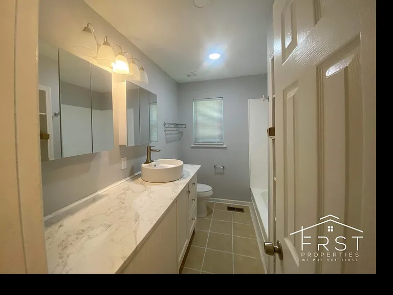 3607 Oakdale Cir NW — Photo 3