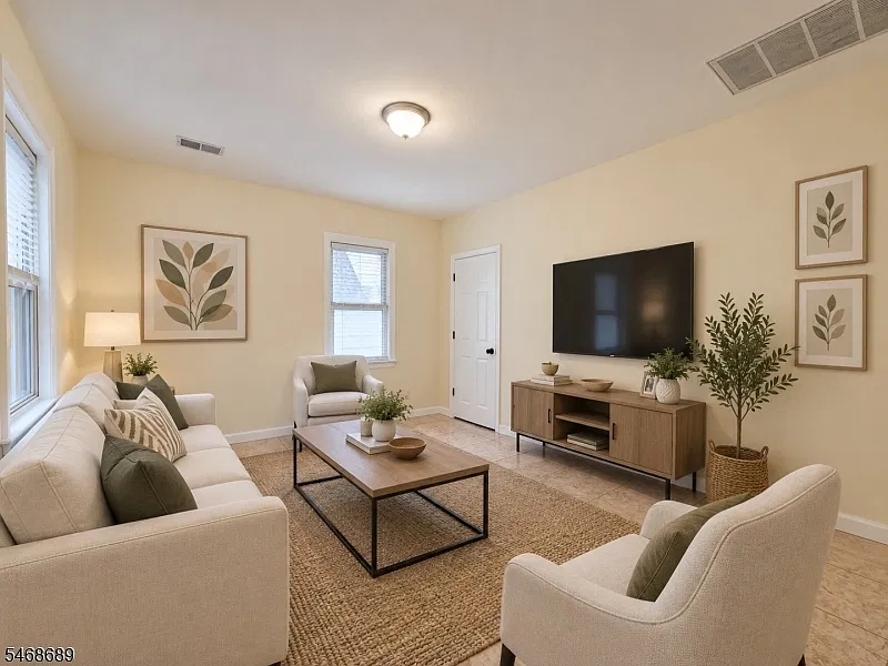 3 bed, 1.5 bath, 1200 sqft, $2,950 — Photo 2