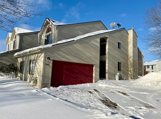 8201 Honeysuckle Dr, Liverpool, NY 13090
