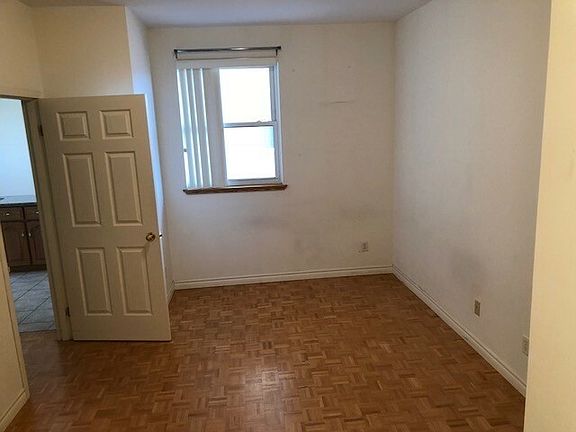 4th image of 51 Wyndham St N #207