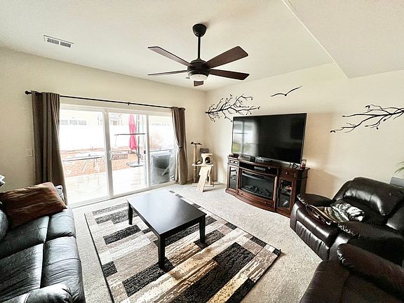 5th image of 1423 Woodcock St