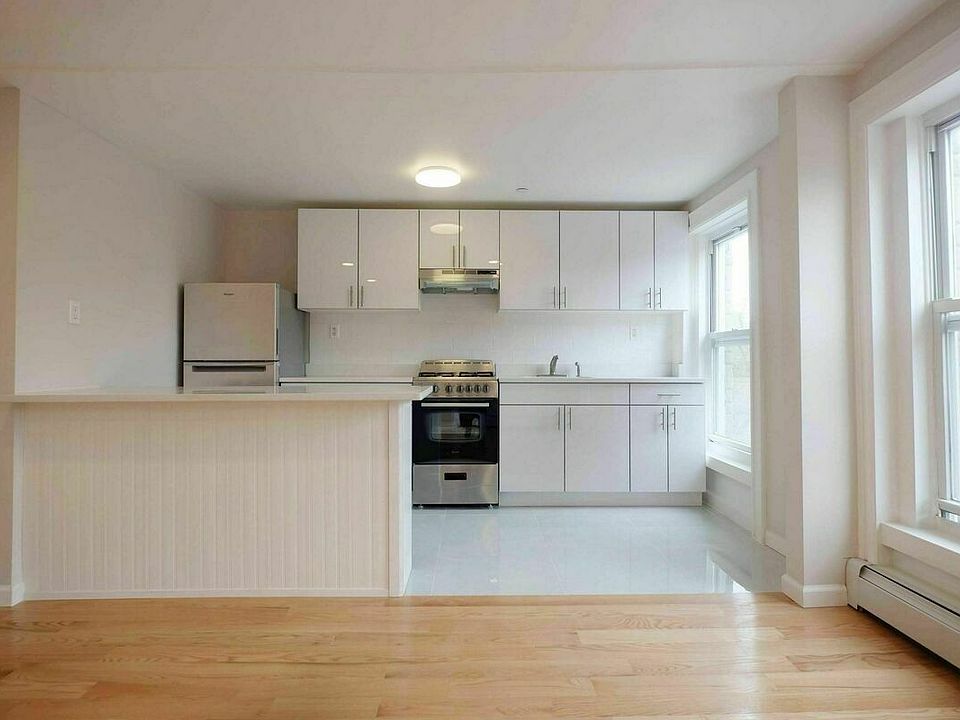 1st image of 62 Putnam Ave #3A