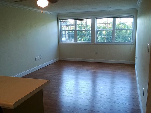 3rd image of 2749 Sullins St #C212