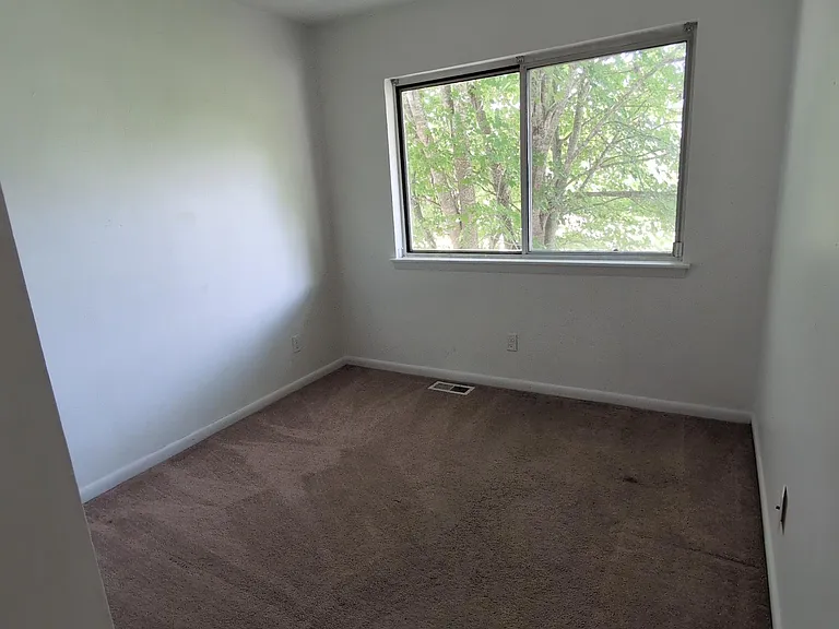 3813 Staffordshire Ln — Photo 13