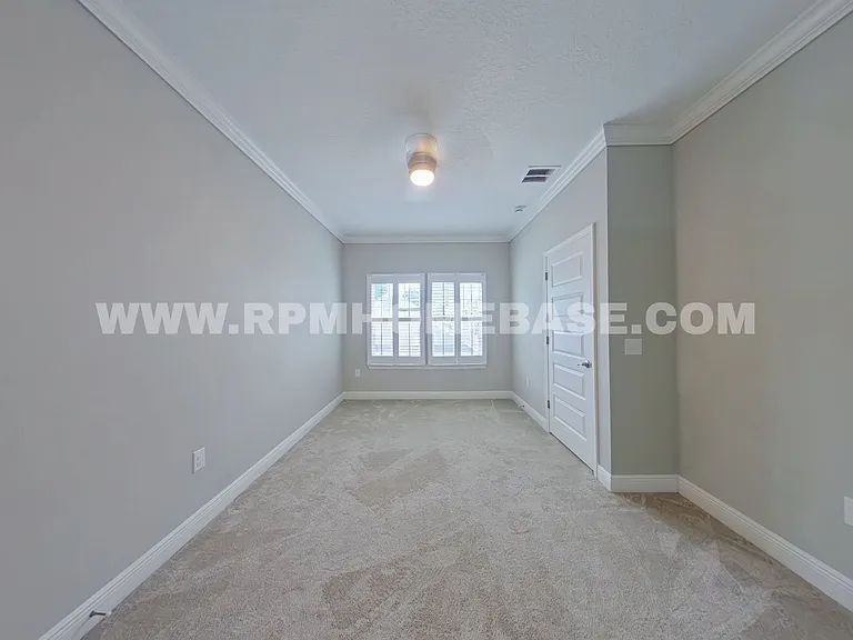 1705 E Gadsden St — Photo 20