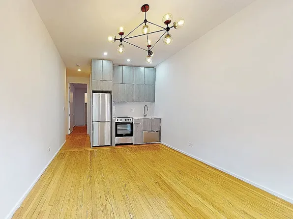 254 Seaman Avenue image 2 of 9