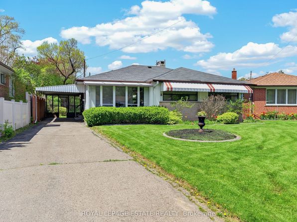 8 Wallbridge Ct, Toronto, ON M2R 1W1