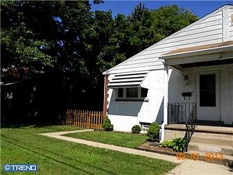 2nd image of 115 E Oak Ln