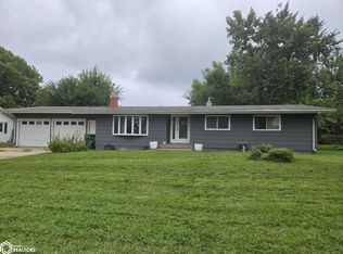 407 E Buchanan Ave, Fairfield, IA