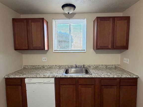 5th image of 2679 Montana Ave #1