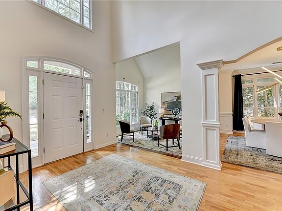 3rd image of 310 Fieldstone Walk