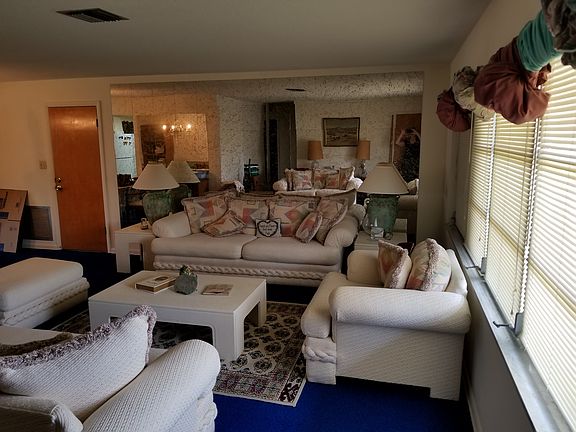 4th image of 220 Greenway Ave