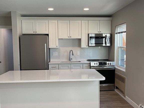 3rd image of 9 Leverette Ln
