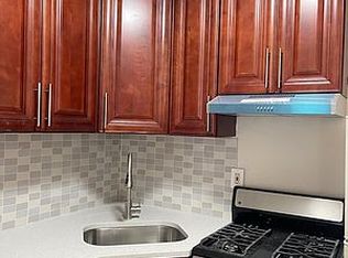 28-44 38th St #2F, Astoria, NY 11103