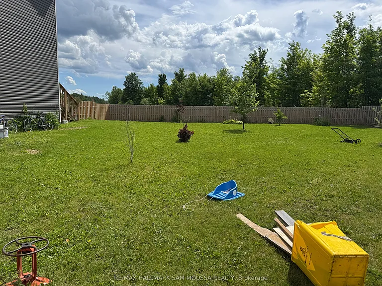 24 Staples Blvd — Photo 26