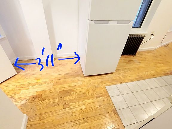 4th image of 454 W 36th St APT 3RE