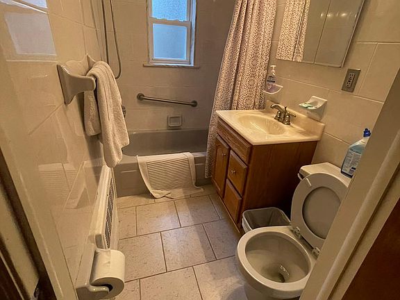 3rd image of 8880 19th Ave #1F