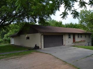 155 Illinois St NW, Hutchinson, MN 55350