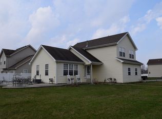 900 Barton Ln, Peotone, IL 60468