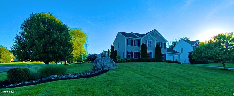 2nd image of 2 Robin Hill Road