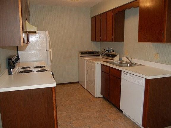 2nd image of 1872 Turner Blvd APT A