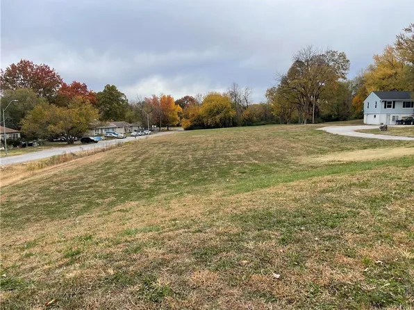 9250 Blue Ridge Blvd, Kansas City, MO 64138