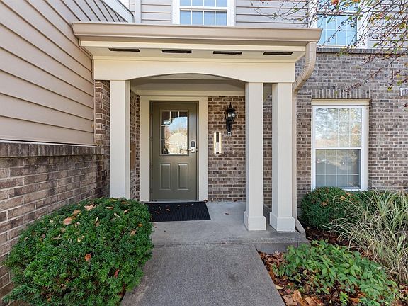 2nd image of 5892 Stonebridge Cir APT 101