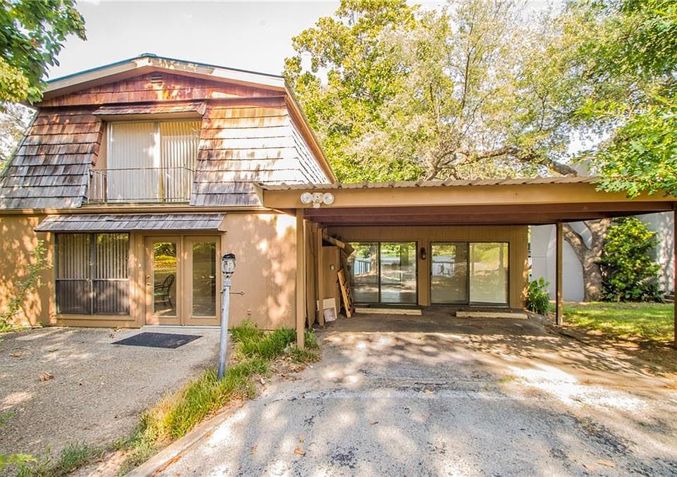 1st image of 405 River Lake Dr
