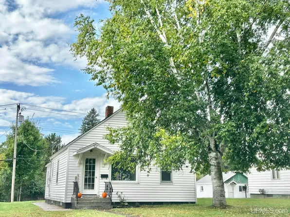 517 Harding Ave, Kingsford, MI 49802