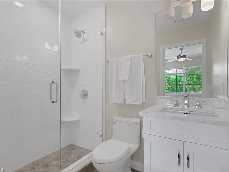 230 3rd Ave S #4 — Photo 13