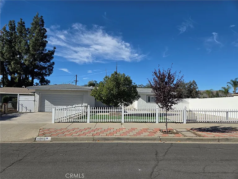11889 Kilgore St — Photo 1