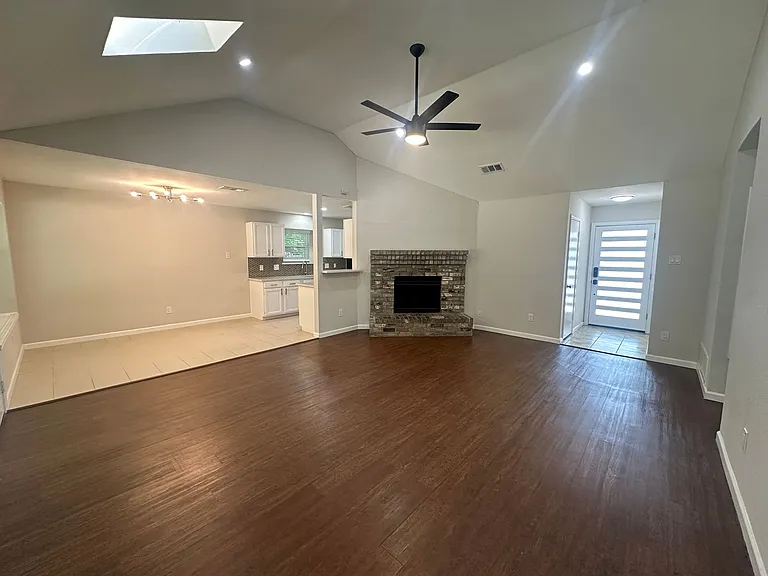7814 Bob White Dr — Photo 5