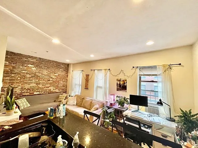 17 Thacher St #3 — Photo 9