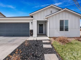1820 SW Challis Dr, Mountain Home, ID 83647