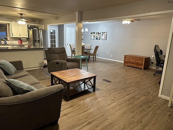 3rd image of 4903 Lindale Dr