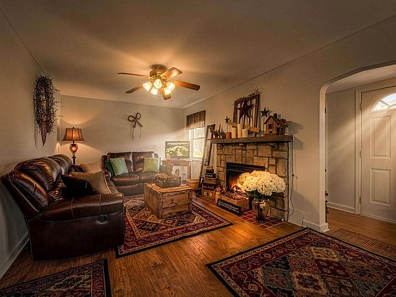 3rd image of 1130 Bell Run Rd