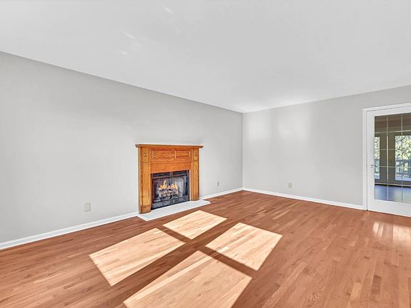 5th image of 331 Dunbrook Dr