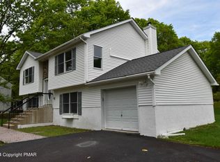 1158 Steele Cir, Bushkill, PA 18324