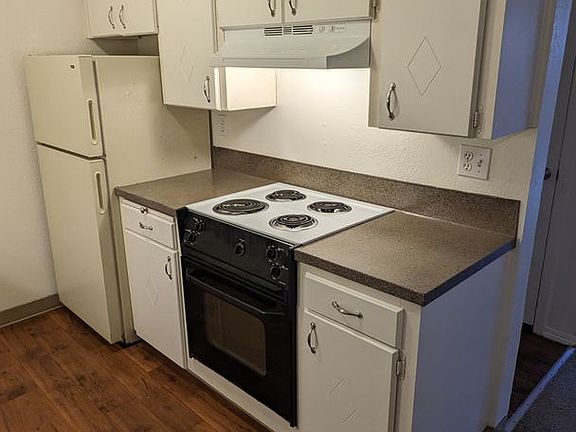5th image of 6320 SW Lombard Ave APT 24