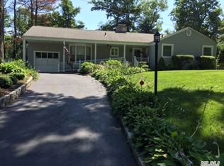 13 Oakledge Dr, East Northport, NY 11731