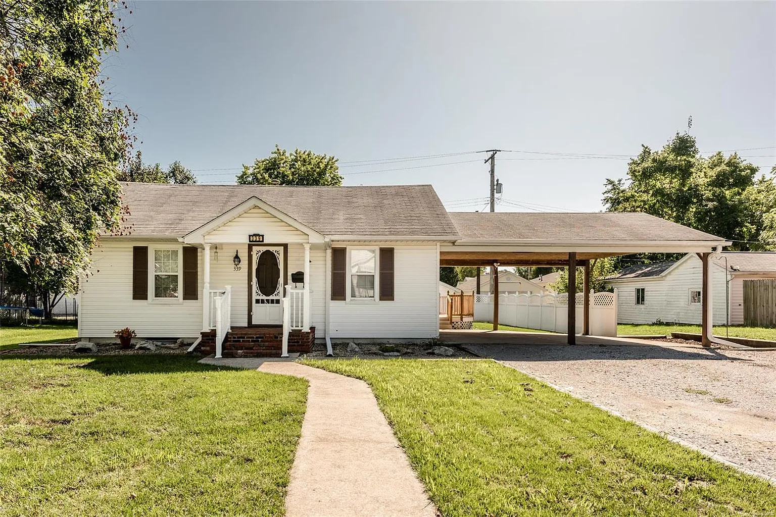 339 Logan St photo 1