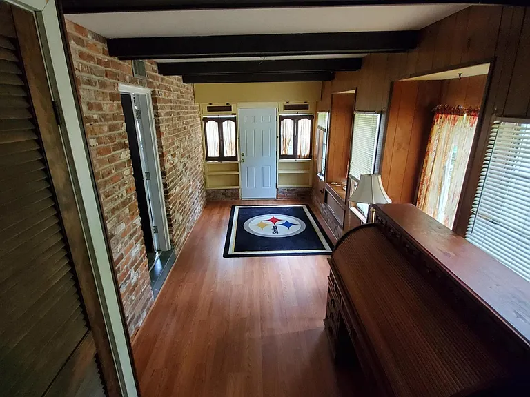 4940 Brighton Dr — Photo 4