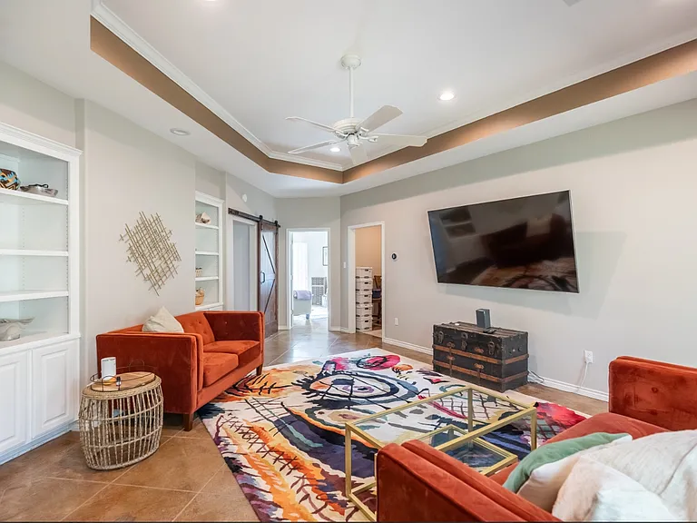 364 Alexandra Dr — Photo 13