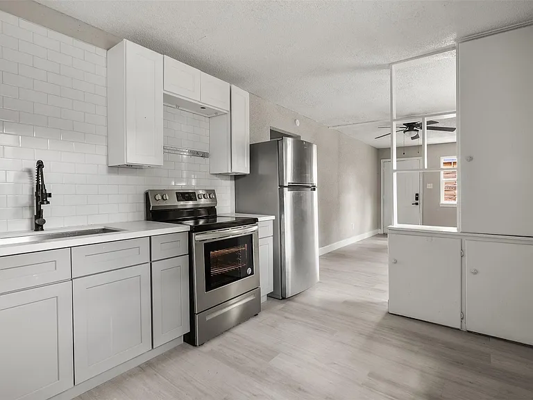 4755 Wilmington St #6 — Photo 6