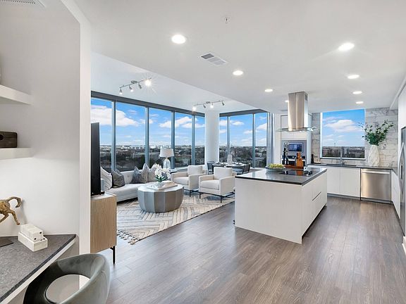 4th image of 213 W 5th St Penthouse 4301