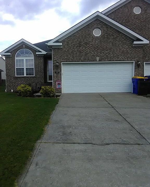 1st image of 585 Village Creek Dr