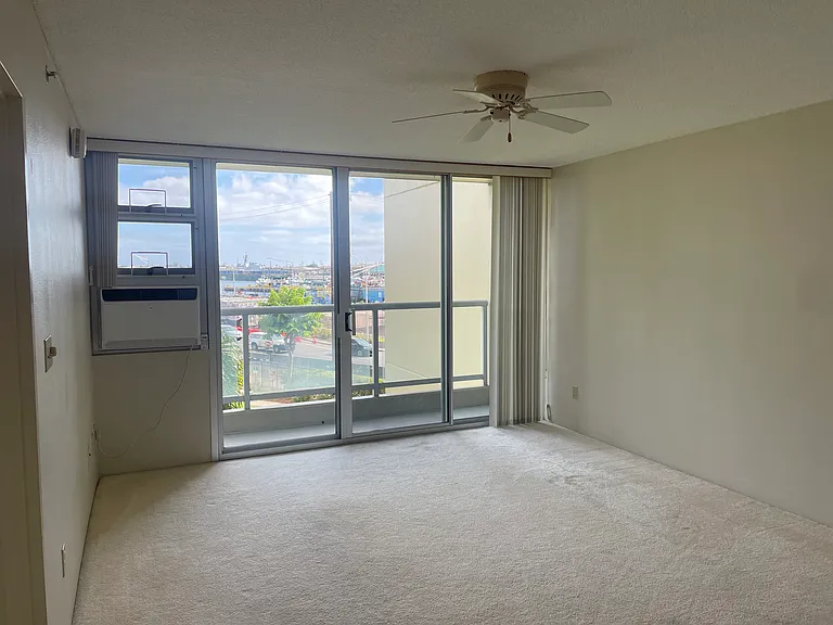 215 N King St #307 — Photo 2